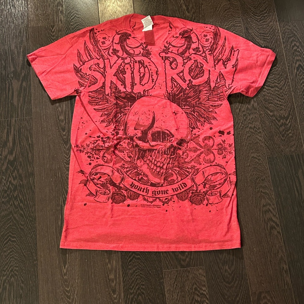 Skid Row Youth Gone Wild Red Graphic T-Shirt Skull Roses Mens Small Gildan